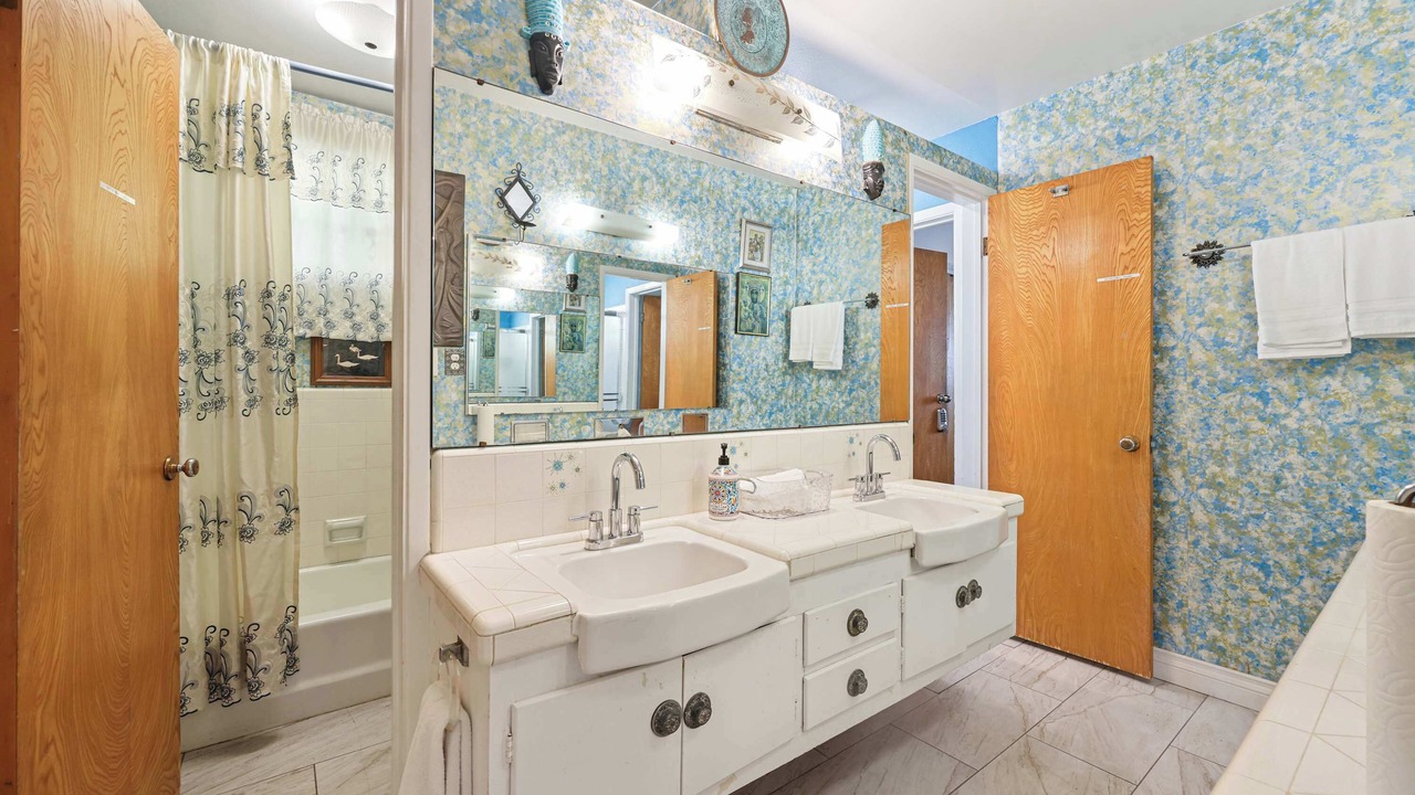 Photo of Bathroom in Oak Park