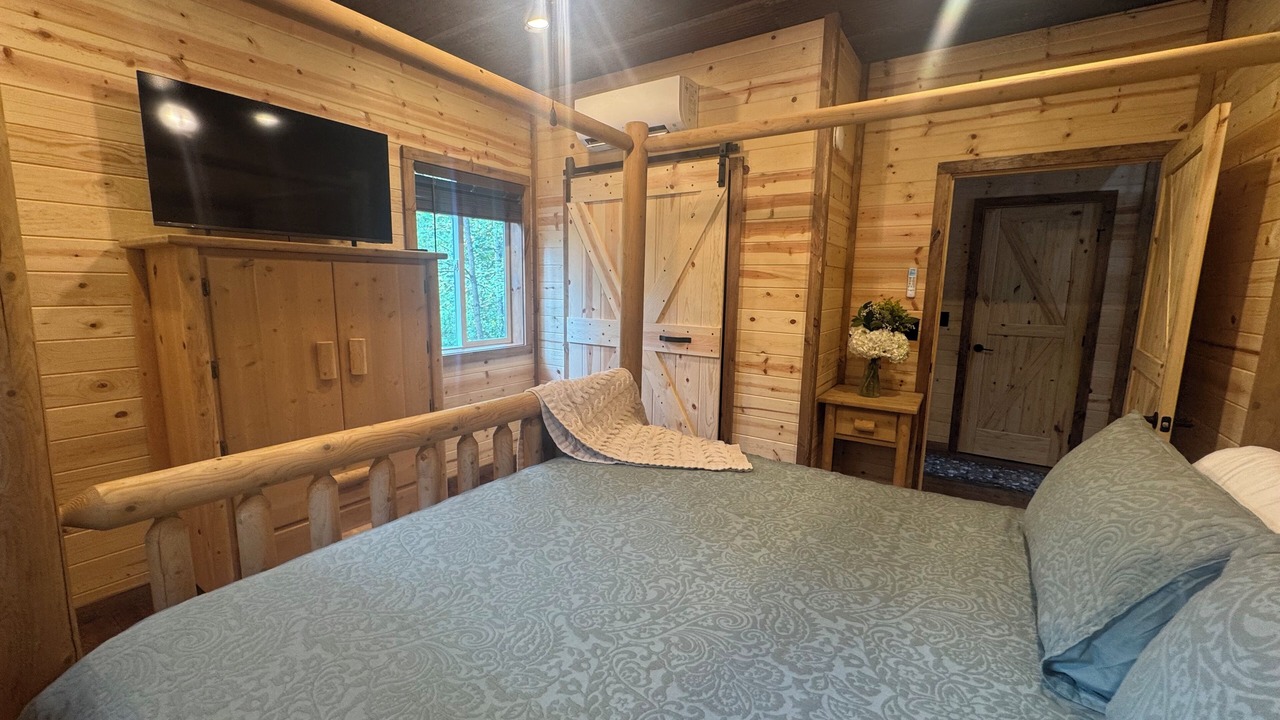 Photo of Bedroom in Mount Nebo