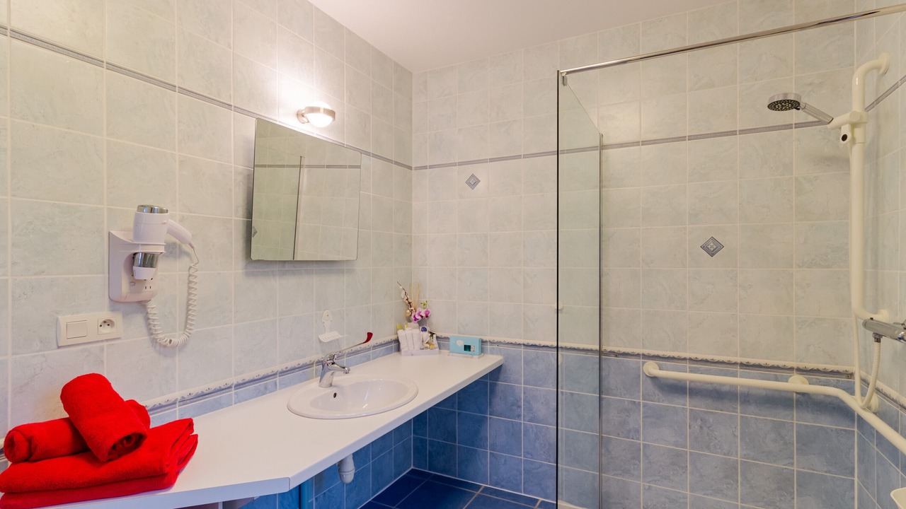 Photo of Bathroom in Castelnaud-la-Chapelle