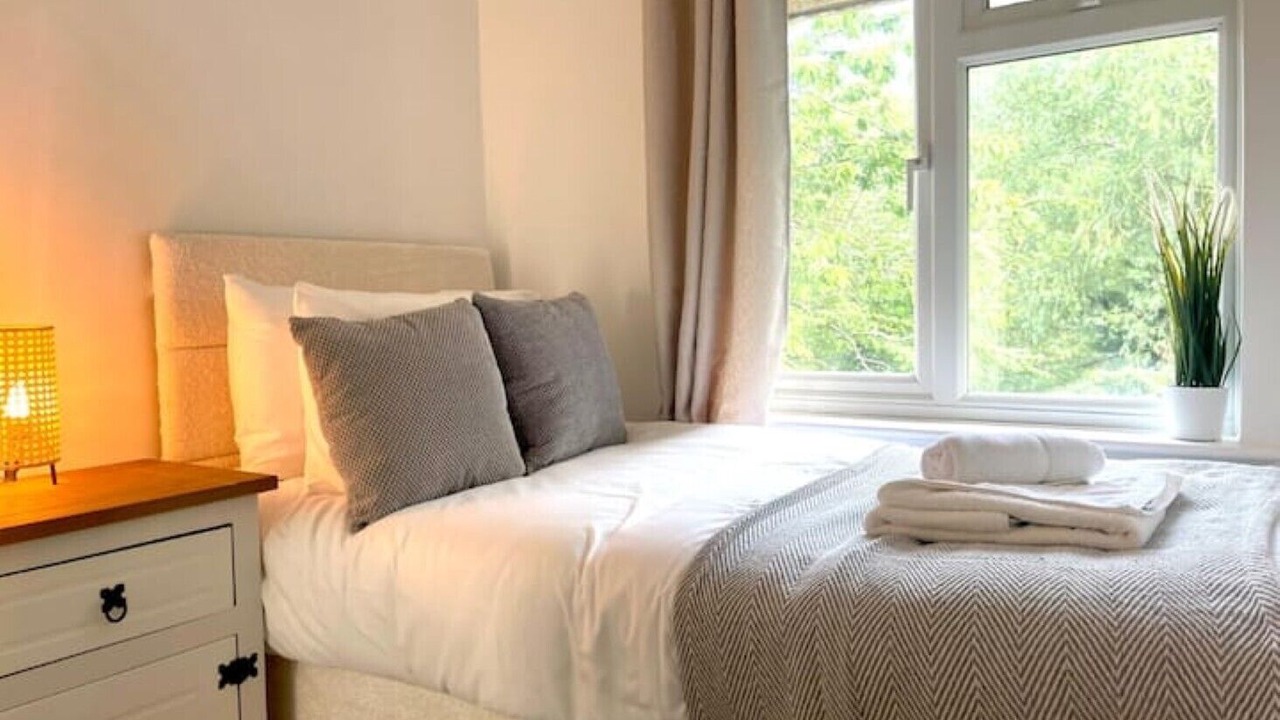 Photo of Bedroom in Headington