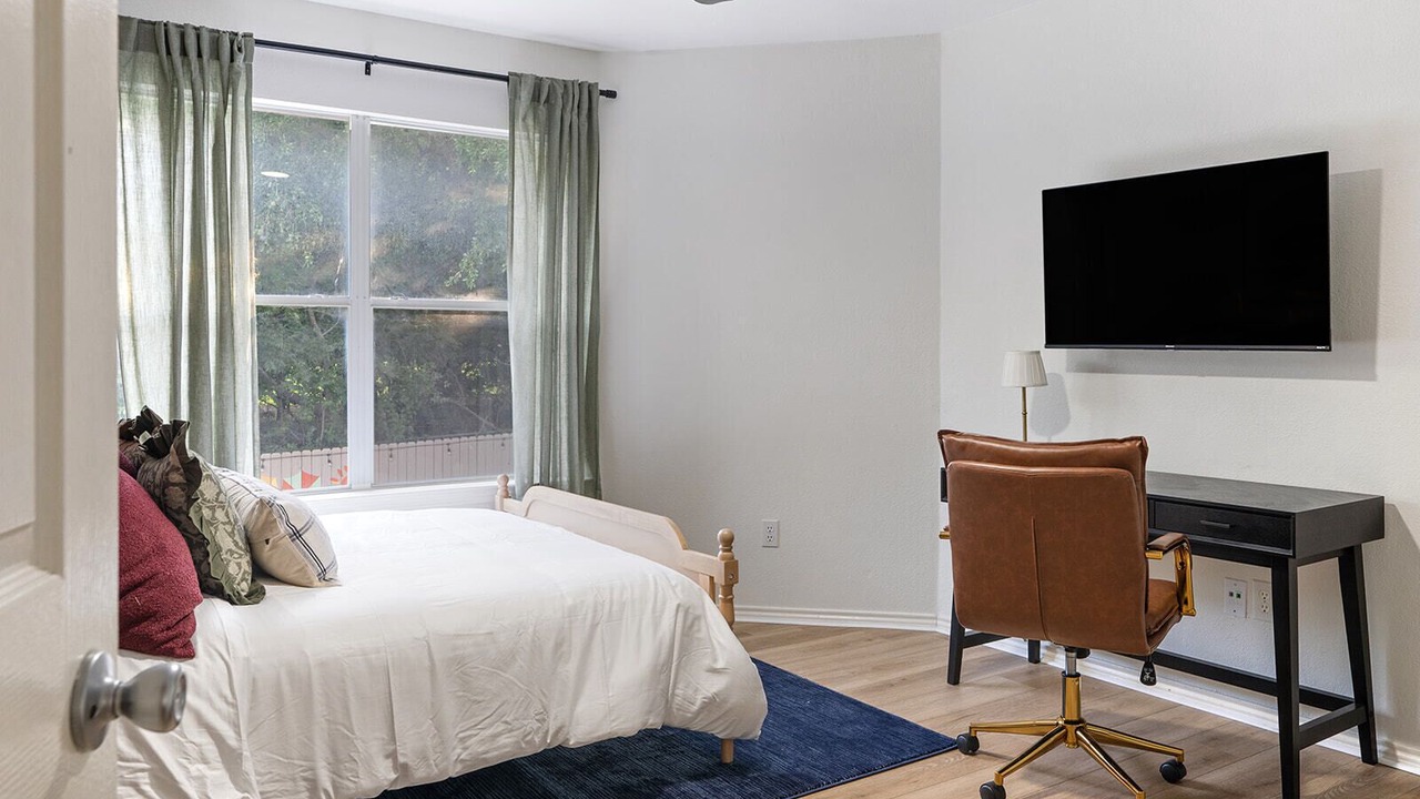 Photo of Bedroom in North San Antonio - SAT