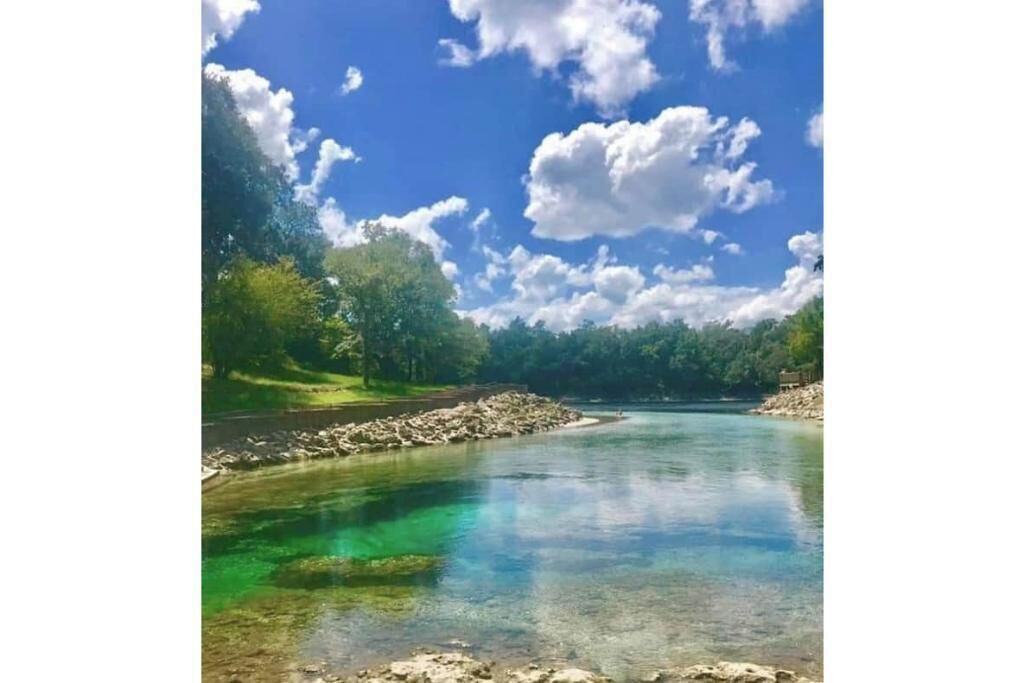 Photo of Others in O Brien