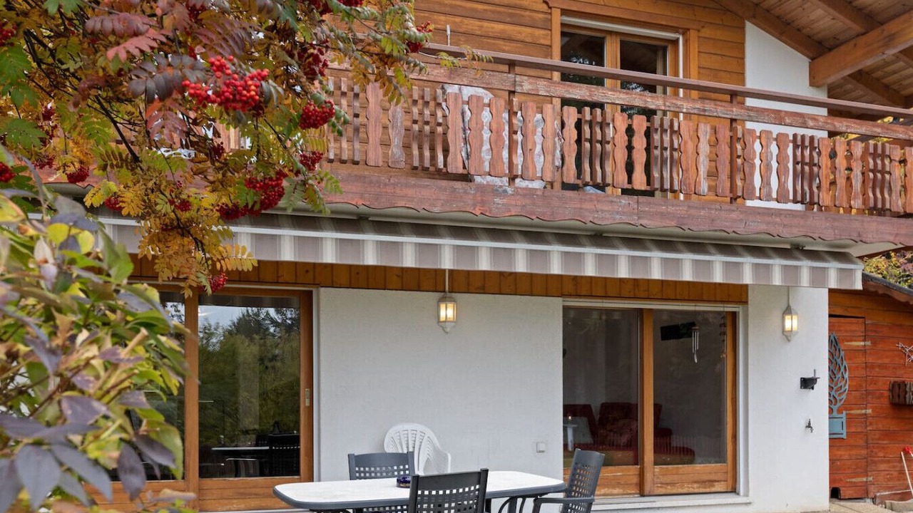 Photo of Outdoor in Lens