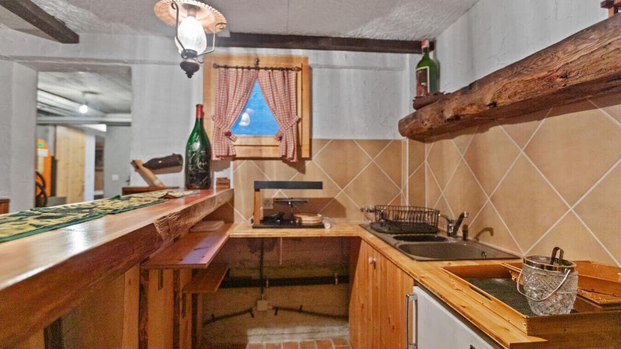 Photo of Kitchen in Lens