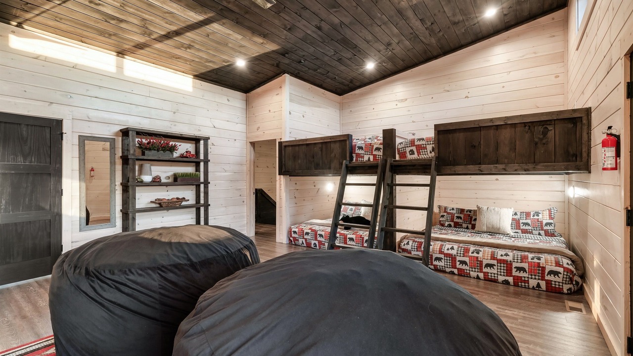 Photo of Bedroom in Chalet Village