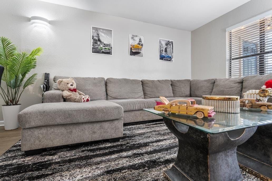 Photo of Livingroom in Pleasant Valley