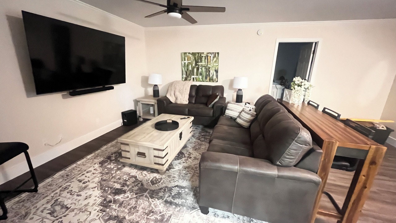 Photo of Livingroom in Broadmoor