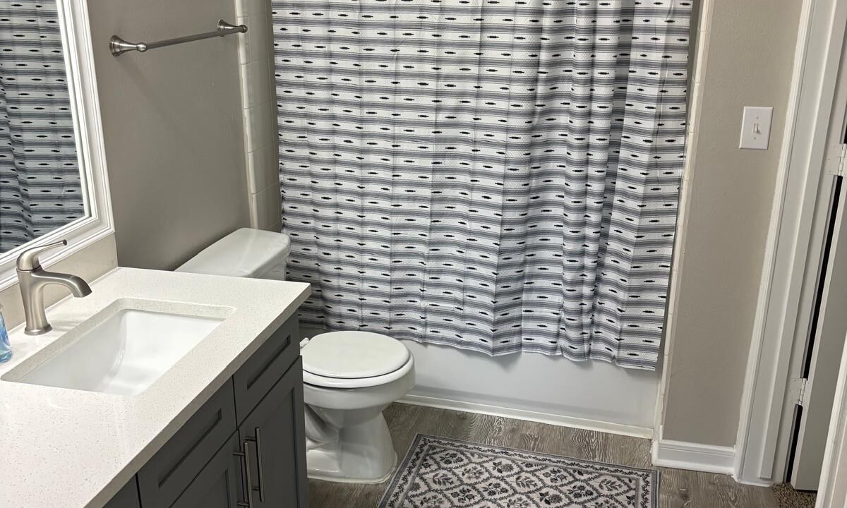 Photo of Bathroom in Alden Bridge