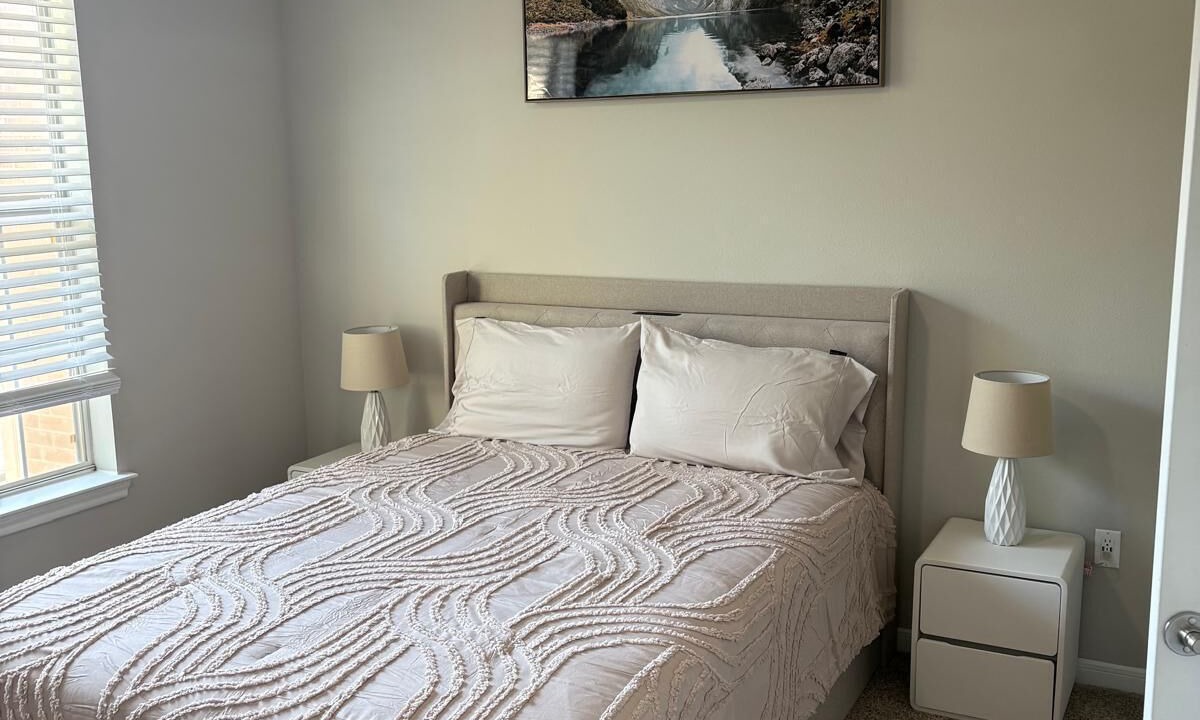 Photo of Bedroom in Alden Bridge