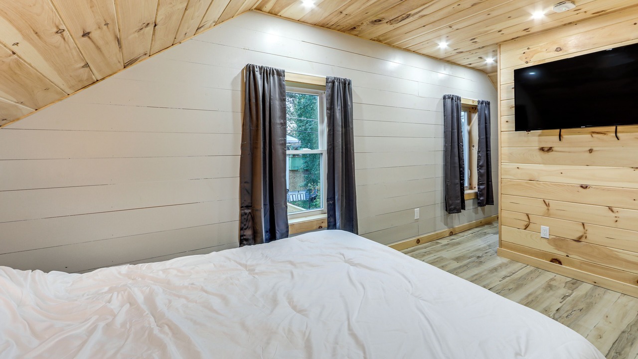 Photo of Bedroom in Lyons Falls