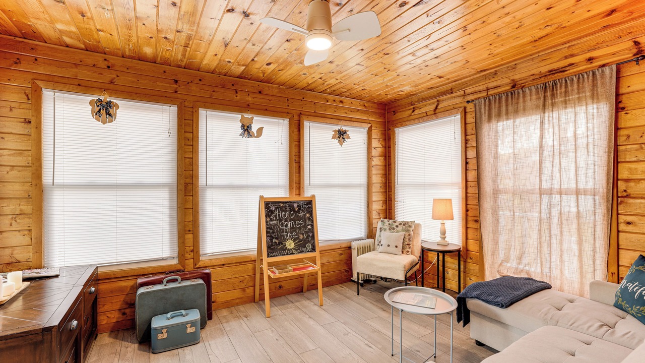 Photo of Livingroom in Reed City