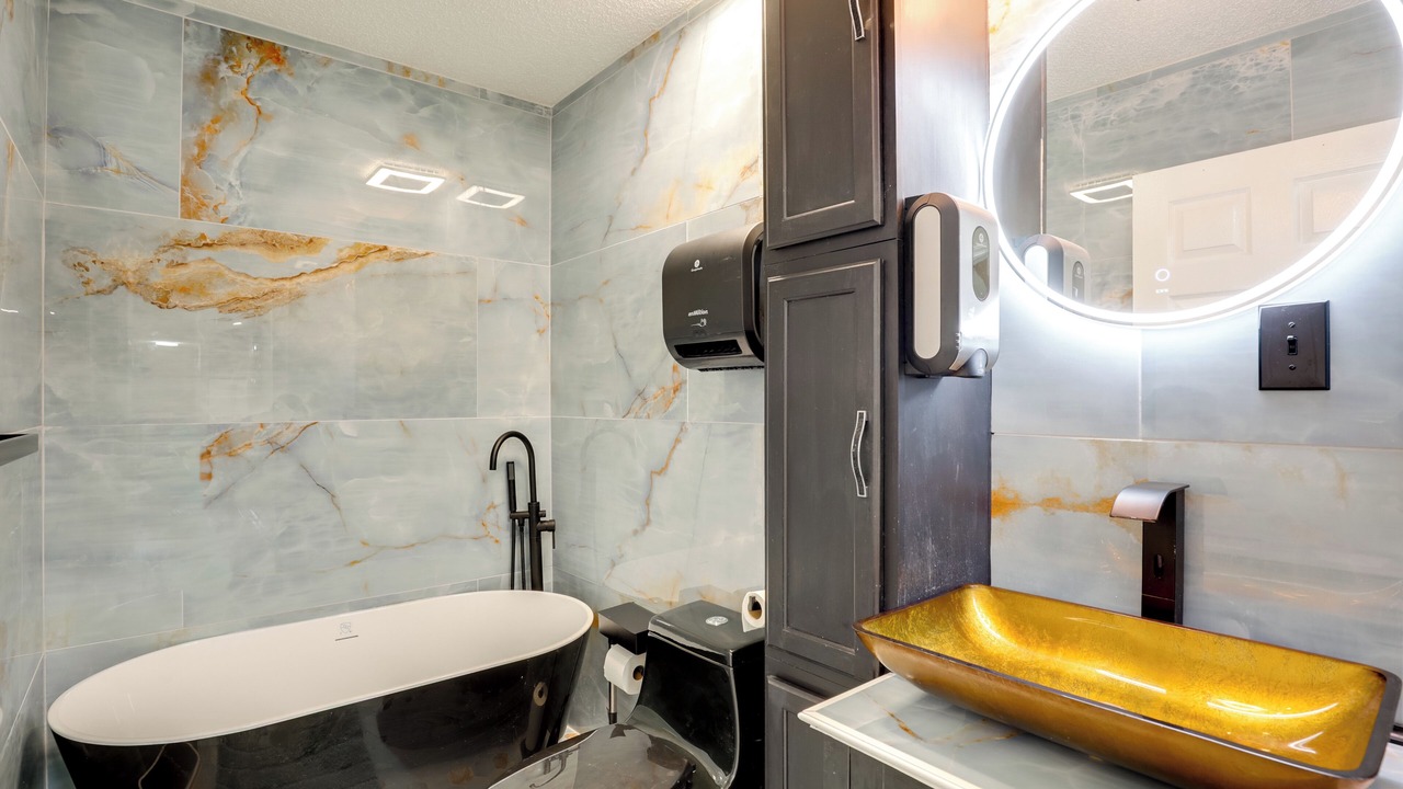 Photo of Bathroom in Doctors Inlet
