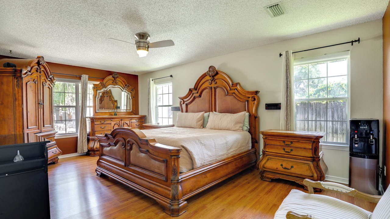 Photo of Bedroom in Doctors Inlet