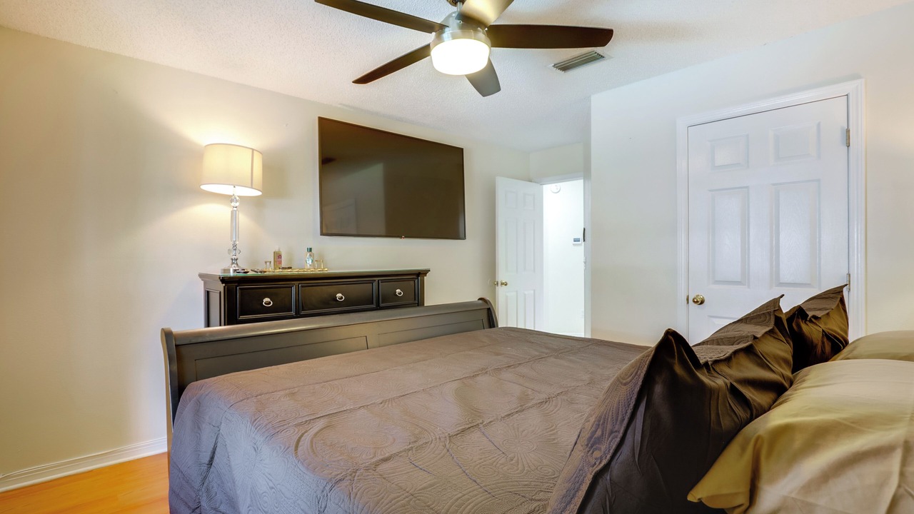 Photo of Bedroom in Doctors Inlet