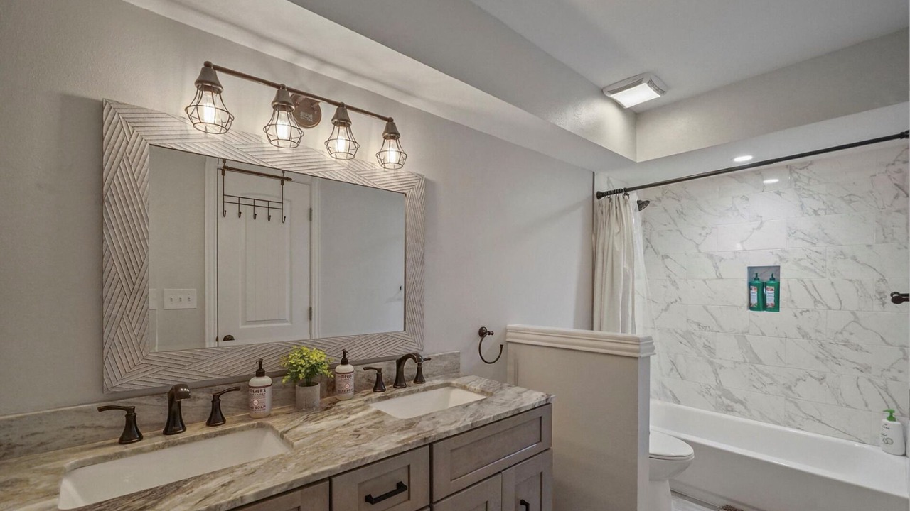 Photo of Bathroom in Pointblank