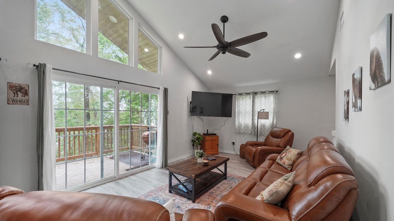Photo of Livingroom in Pointblank