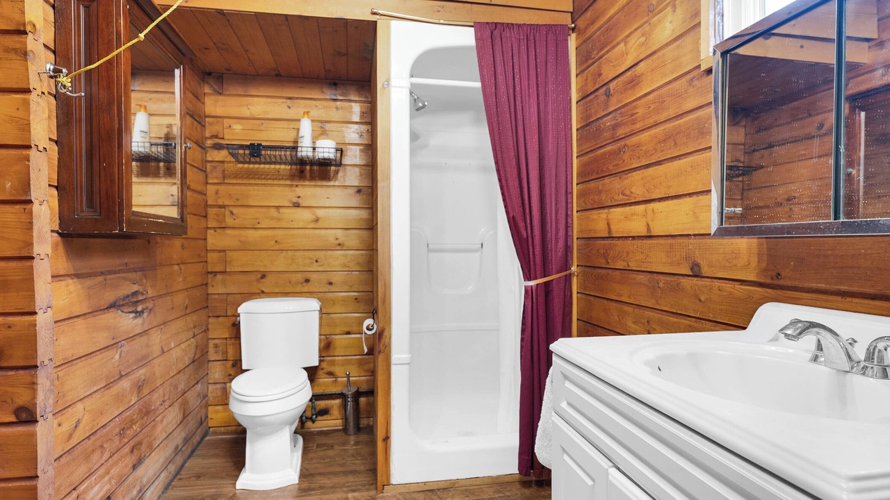Photo of Bathroom in Gravenhurst
