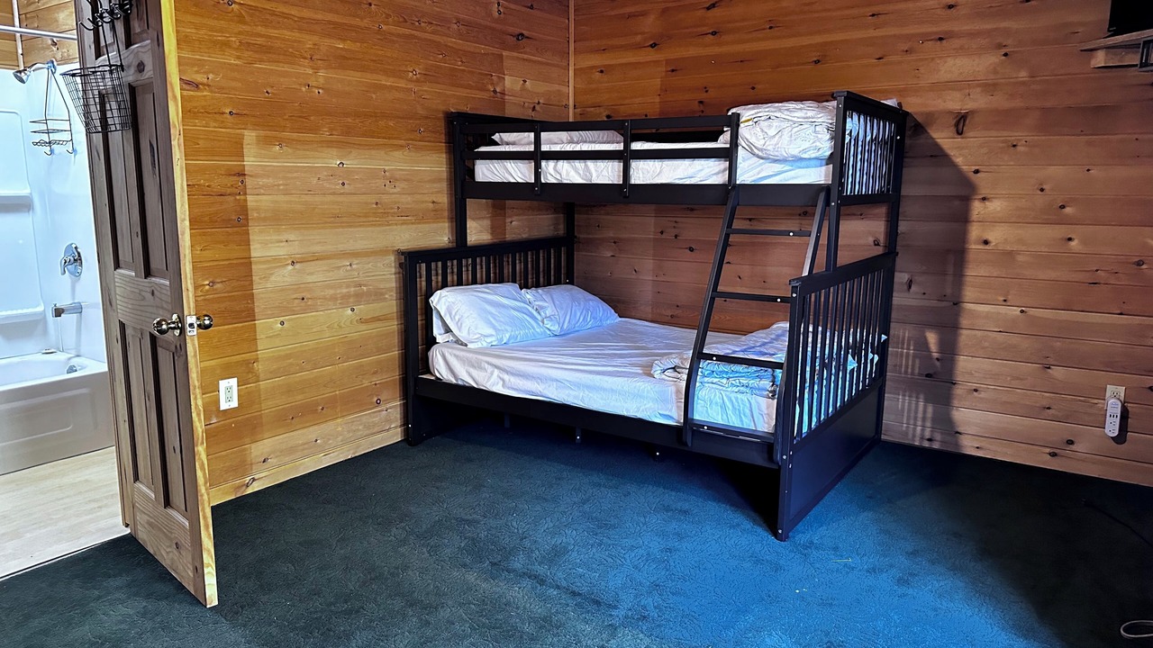 Photo of Bedroom in Gravenhurst