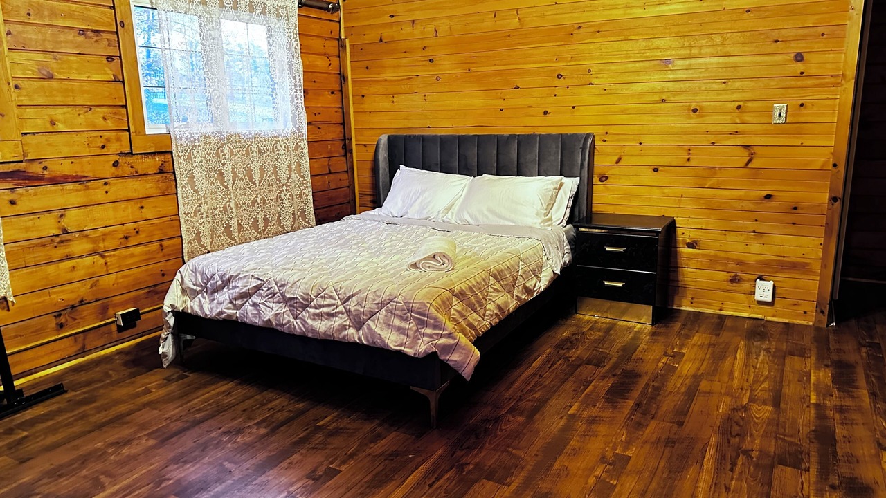 Photo of Bedroom in Gravenhurst