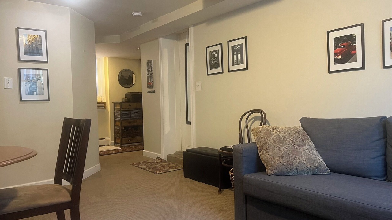 Photo of Livingroom in Linden Hills
