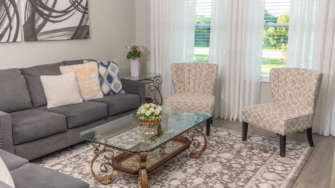 Photo of Livingroom in Englewood East
