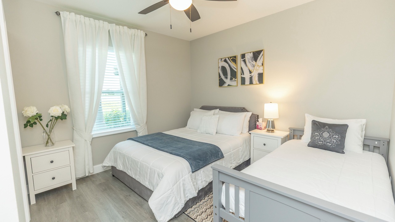 Photo of Bedroom in Englewood East