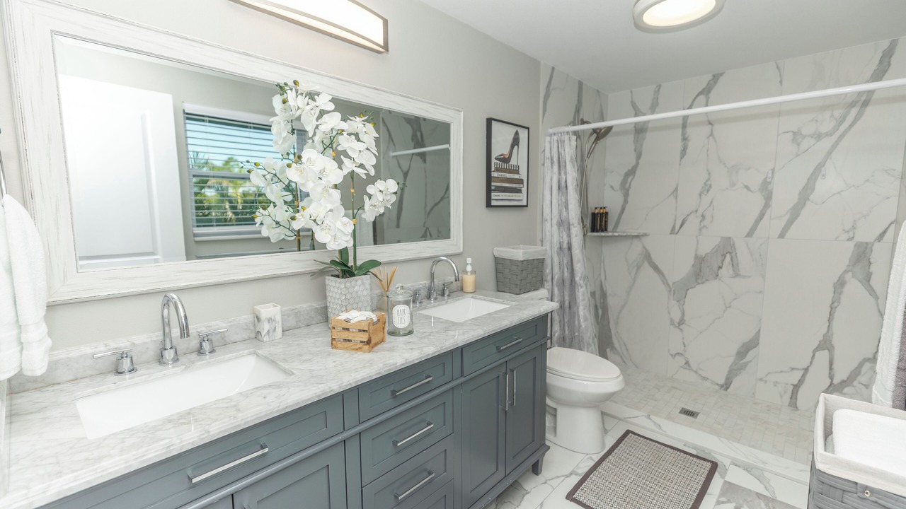 Photo of Bathroom in Englewood East