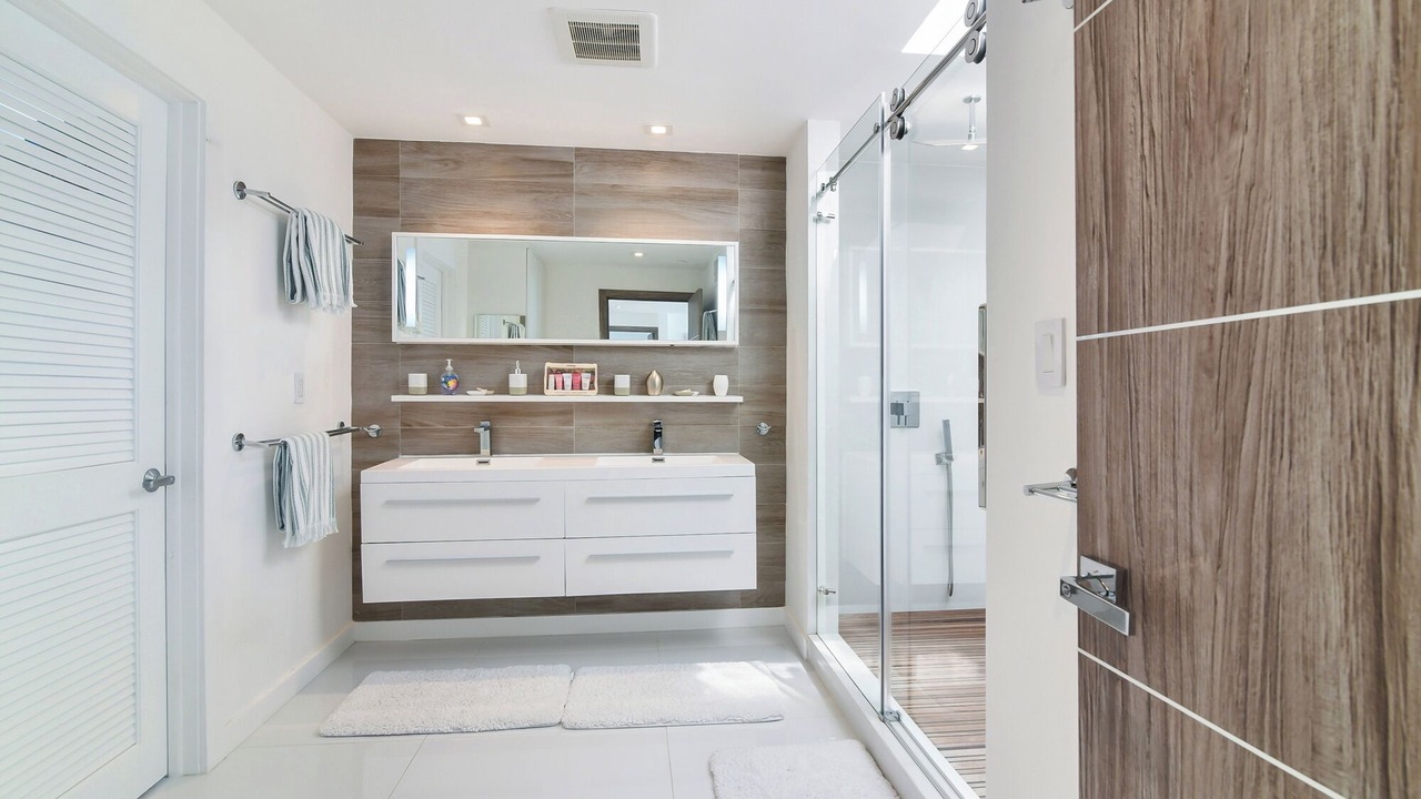 Photo of Bathroom in North Bay Village