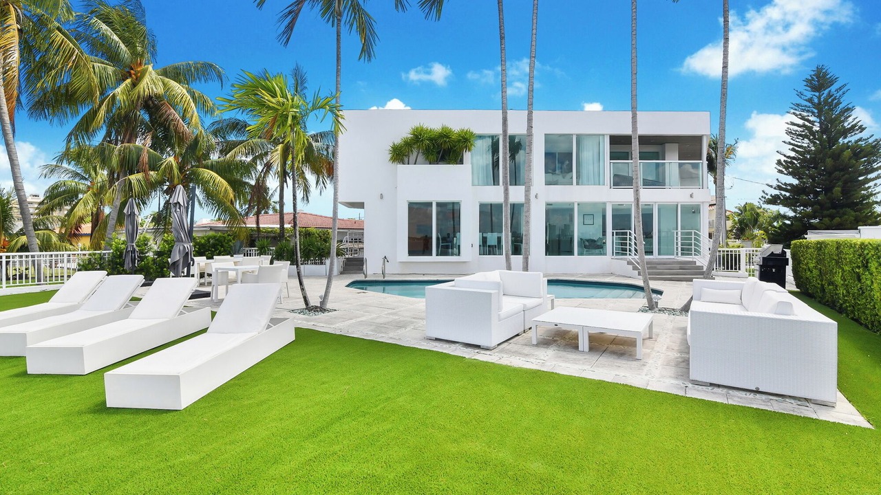 Photo of Outdoor in North Bay Village