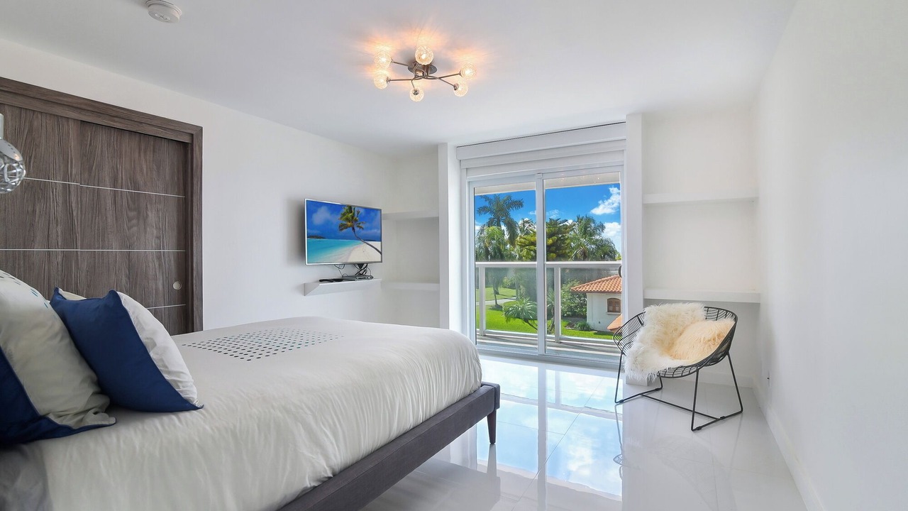 Photo of Bedroom in North Bay Village
