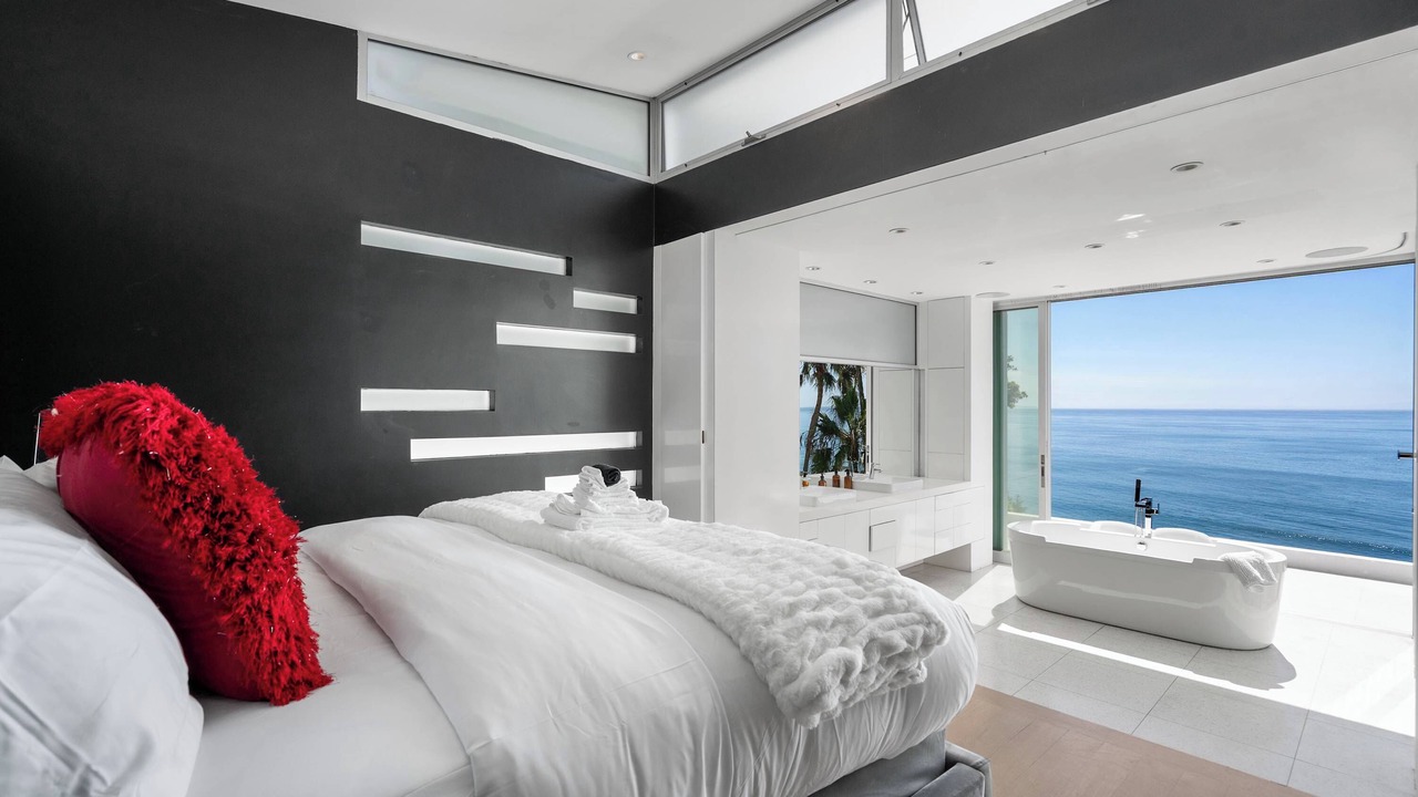 Photo of Bedroom in Pacific Palisades