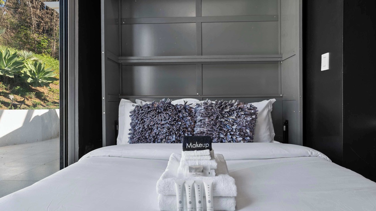 Photo of Bedroom in Pacific Palisades