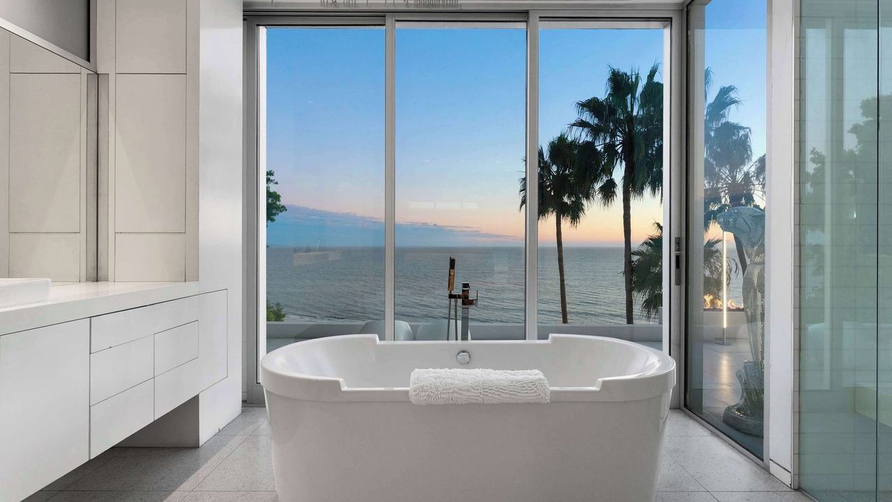 Photo of Bathroom in Pacific Palisades