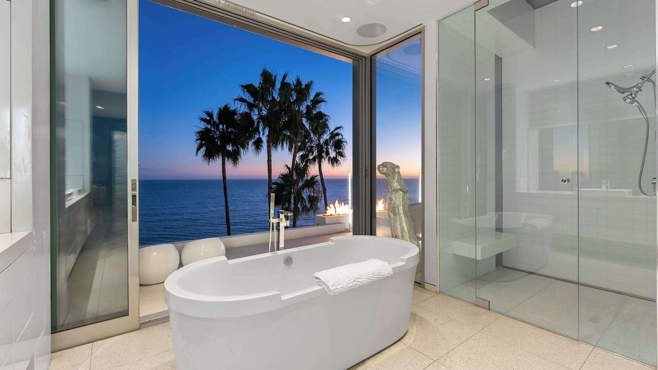 Photo of Bathroom in Pacific Palisades
