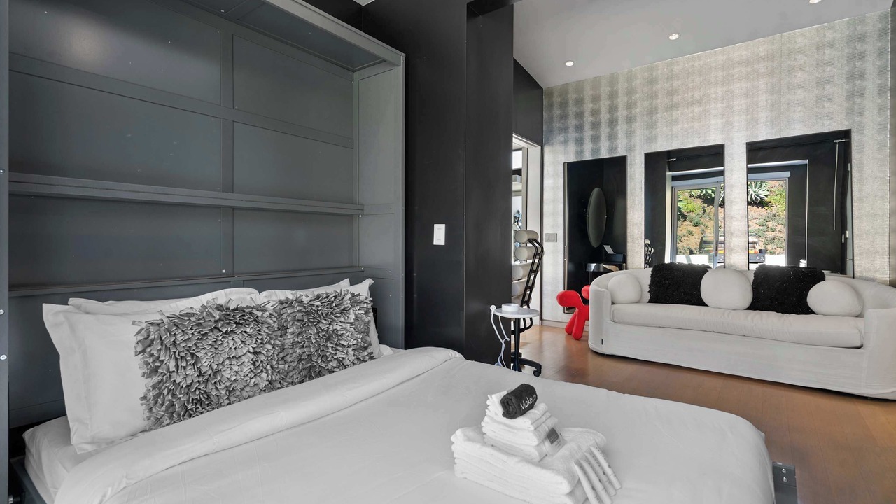 Photo of Bedroom in Pacific Palisades