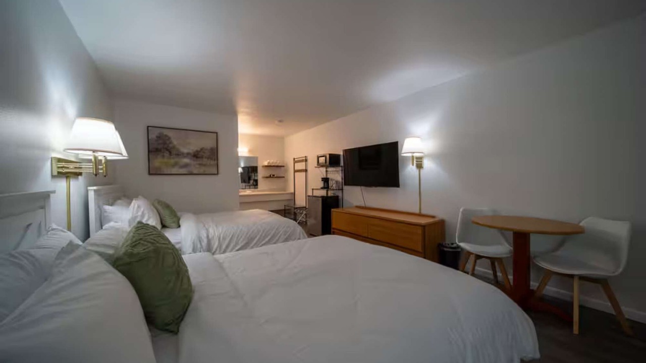 Photo of Bedroom in Eureka Springs Historic District