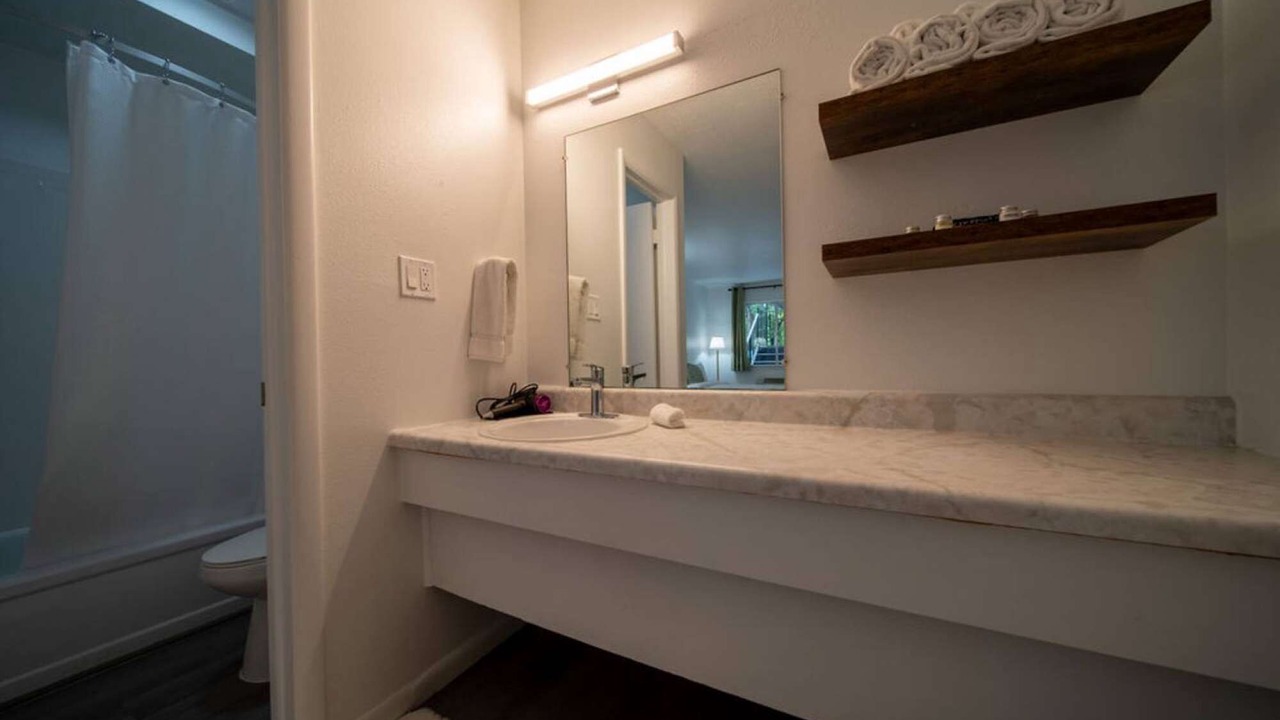 Photo of Bathroom in Eureka Springs Historic District