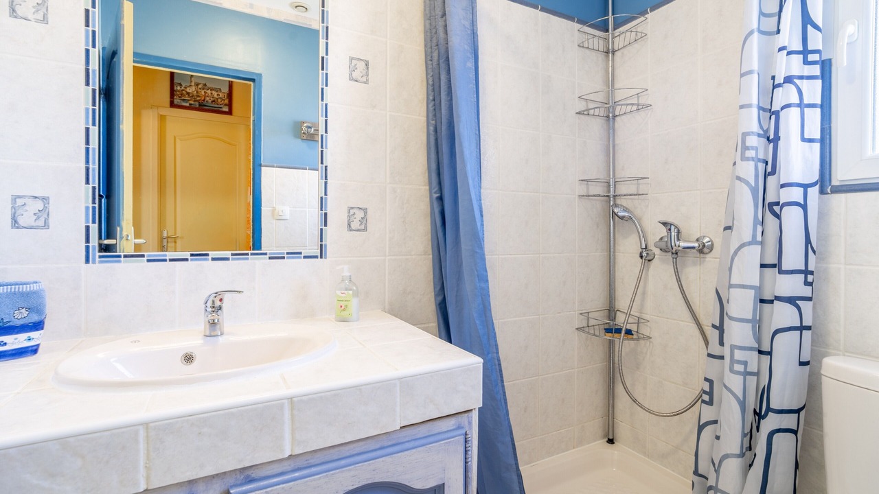 Photo of Bathroom in Puisserguier