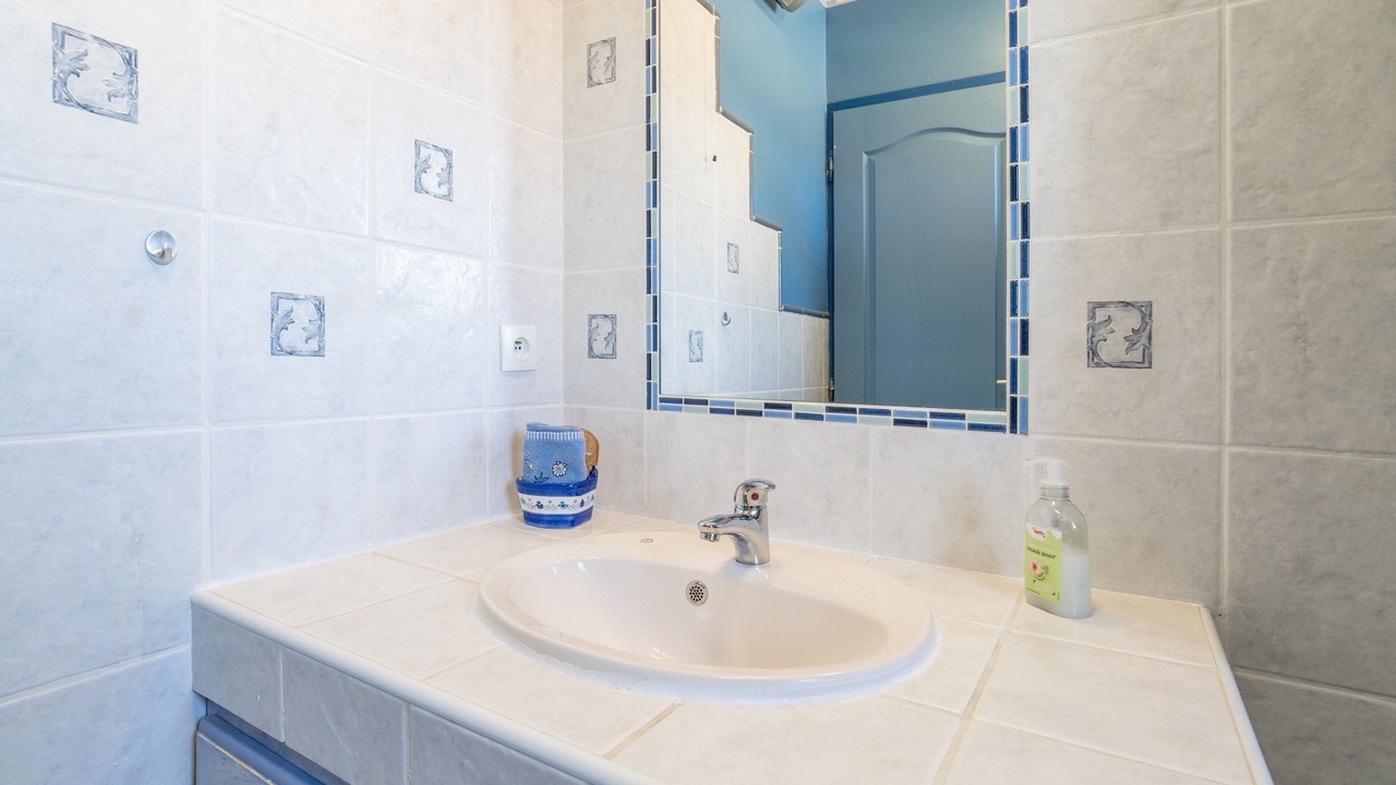Photo of Bathroom in Puisserguier