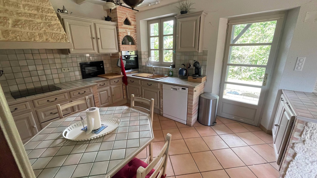 Photo of Kitchen in Montaigu-de-Quercy