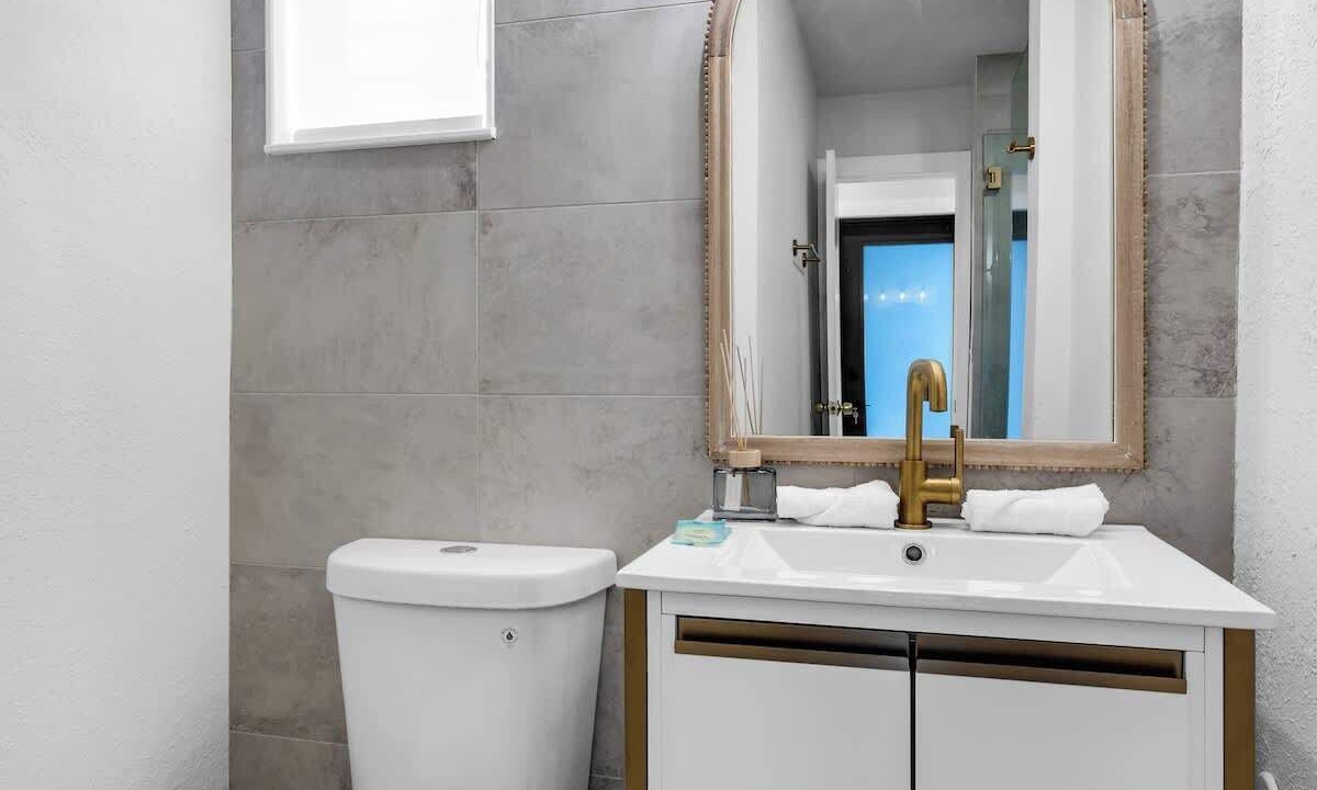 Photo of Bathroom in Driftwood