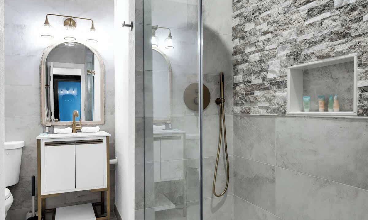 Photo of Bathroom in Driftwood