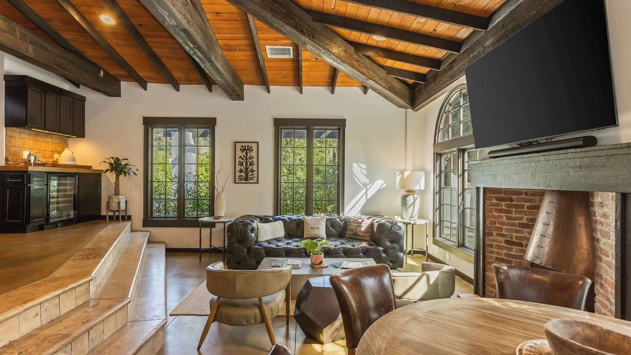 Photo of Livingroom in Nichols Canyon