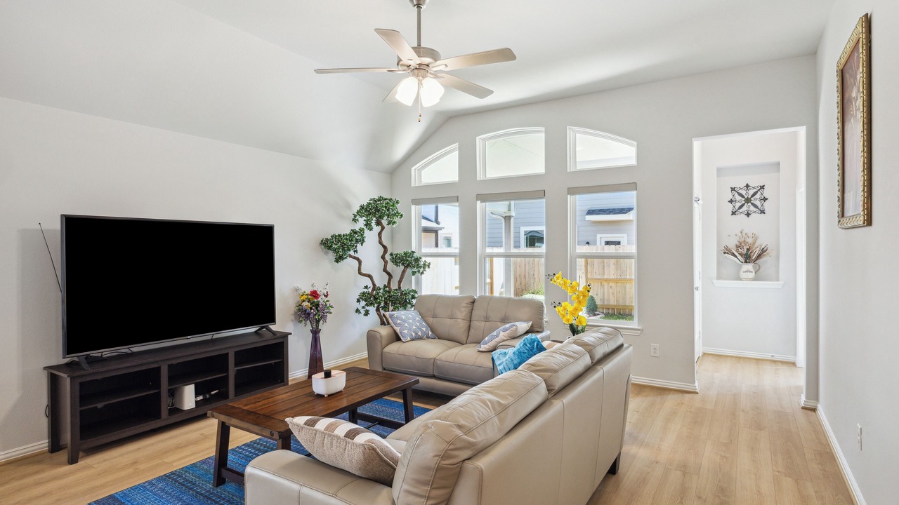 Photo of Livingroom in Friendswood