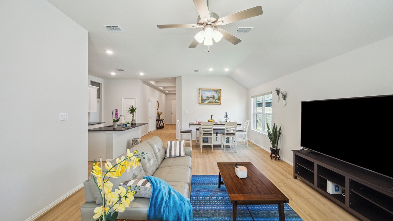 Photo of Bedroom in Friendswood
