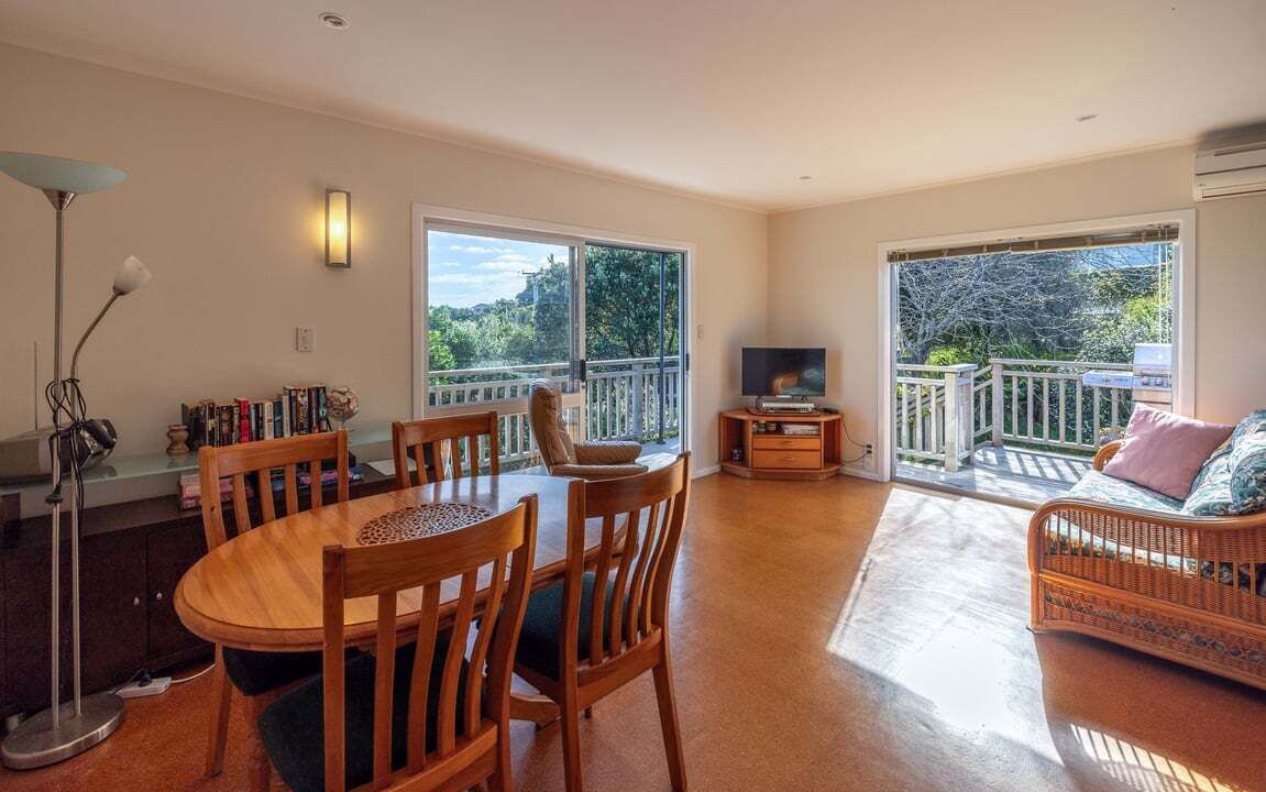 Photo of Livingroom in Surfdale