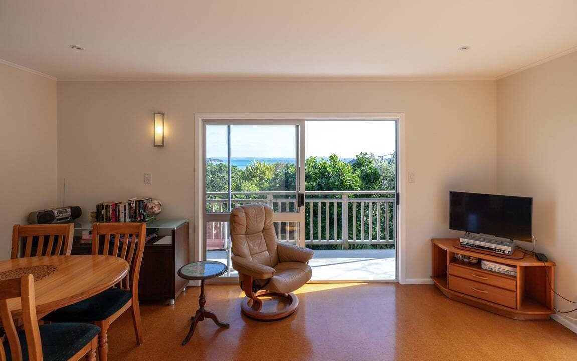 Photo of Livingroom in Surfdale