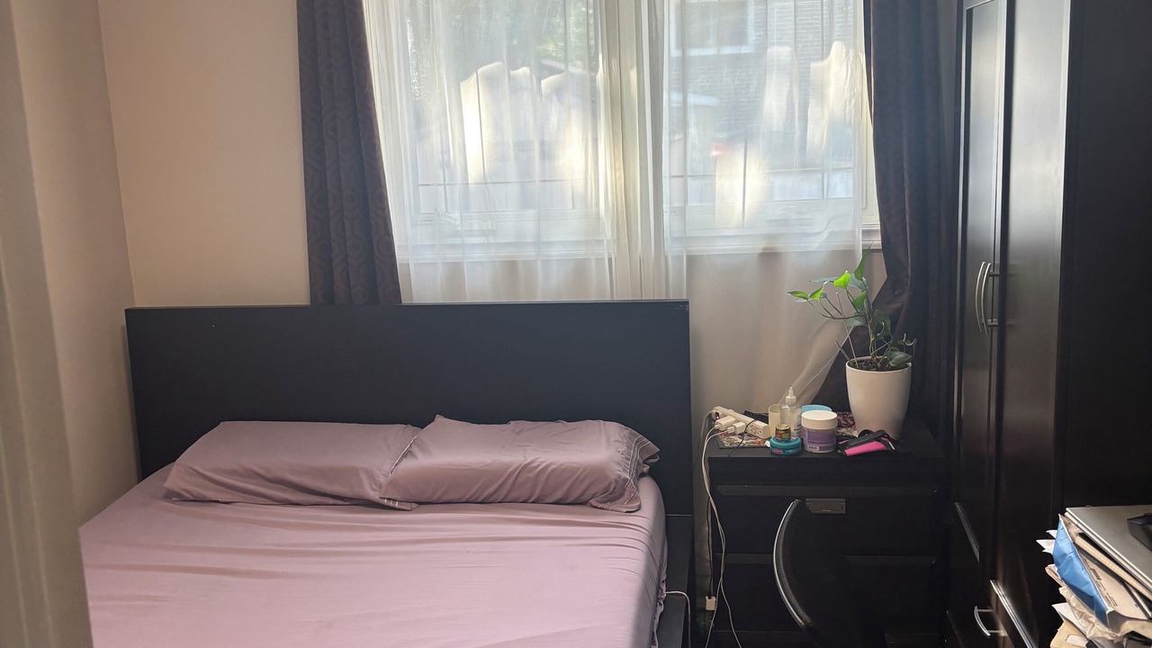 Photo of Bedroom in Golfdale Gardens