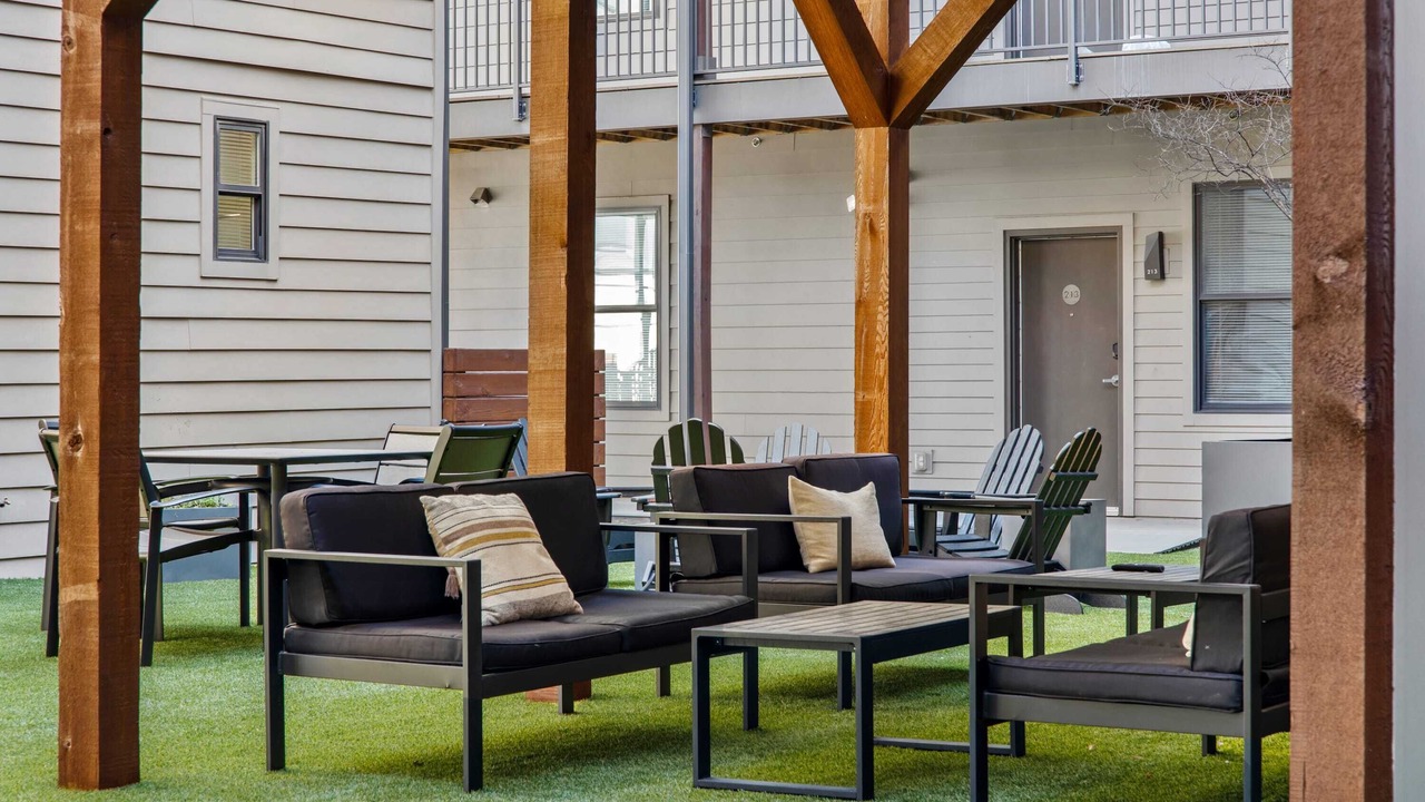 Photo of Outdoor in Hillsboro Village