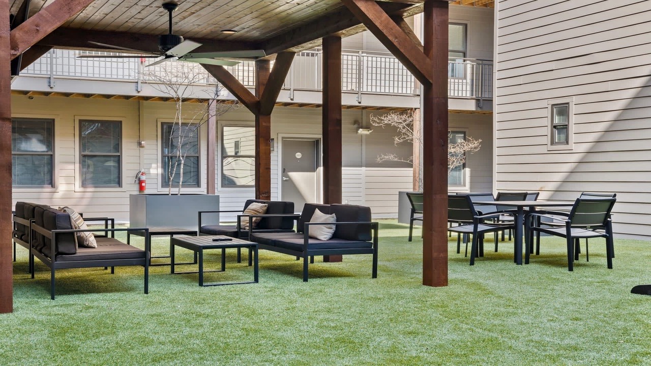 Photo of Outdoor in Hillsboro Village